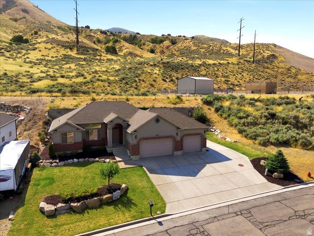 2537 S ELM GROVE DR, Perry, UT 84302