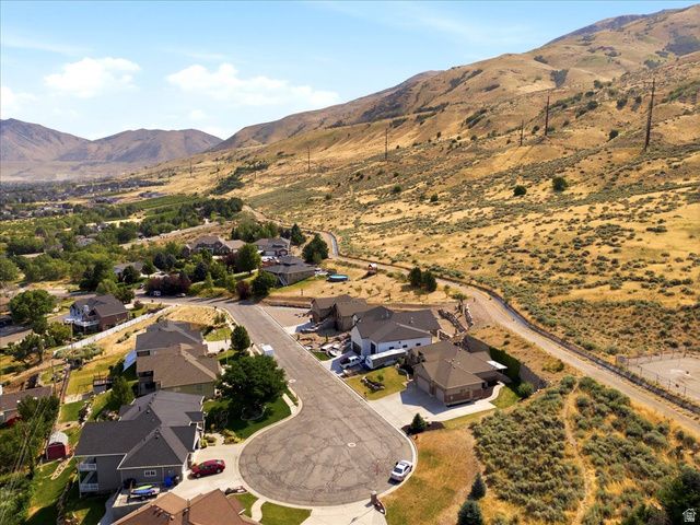 2537 S ELM GROVE DR, Perry, UT 84302