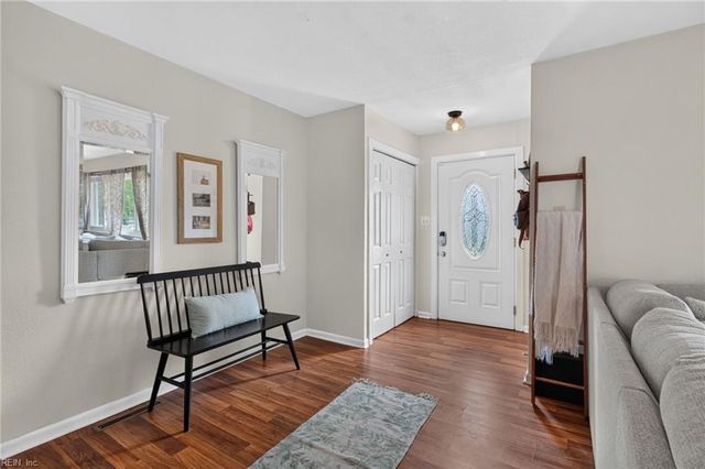 905 Kings Arms DR, Virginia Beach, VA 23452