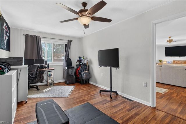 905 Kings Arms DR, Virginia Beach, VA 23452