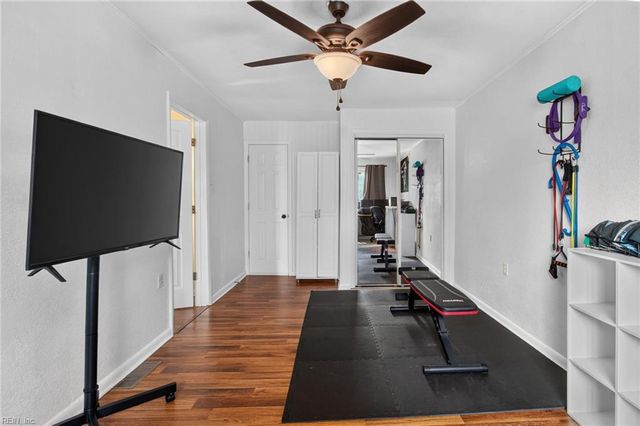 905 Kings Arms DR, Virginia Beach, VA 23452
