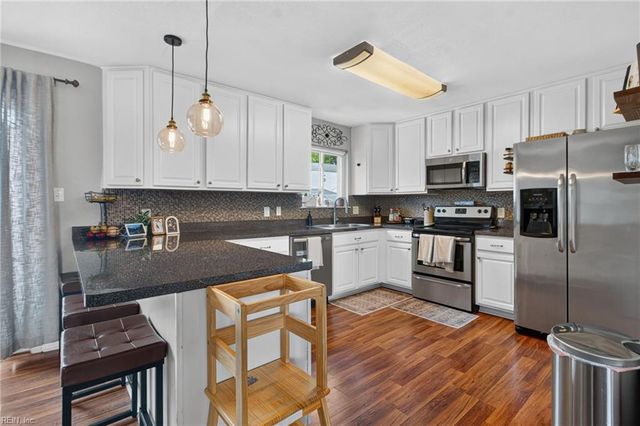 905 Kings Arms DR, Virginia Beach, VA 23452