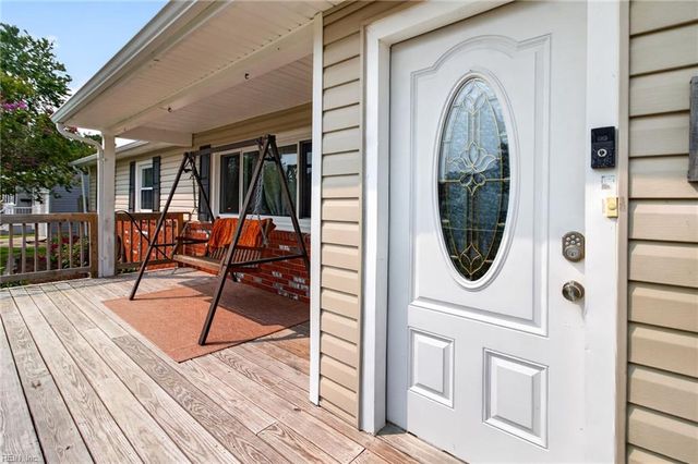 905 Kings Arms DR, Virginia Beach, VA 23452