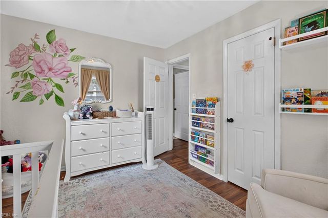 905 Kings Arms DR, Virginia Beach, VA 23452