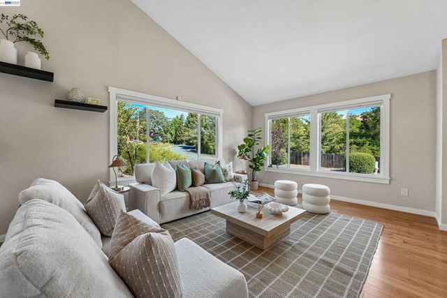 135 St. Germain Lane, Pleasant Hill, CA 94523