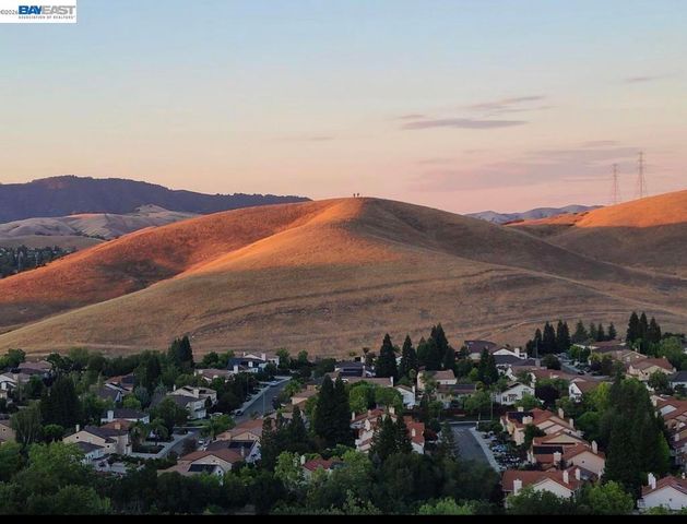 135 St. Germain Lane, Pleasant Hill, CA 94523
