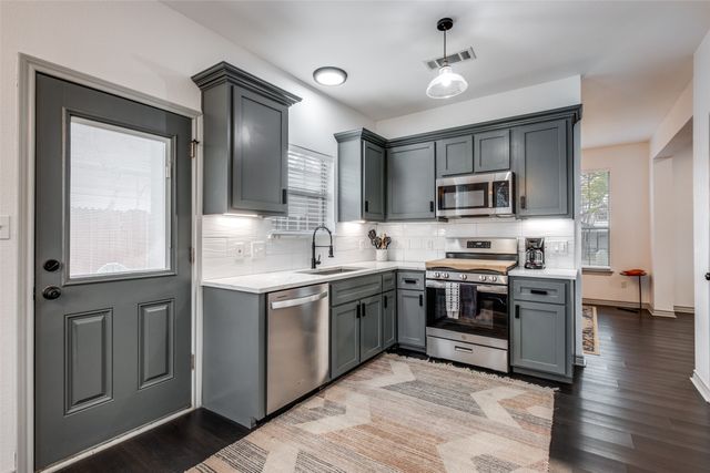 700 Martinique Avenue, Dallas, TX 75223