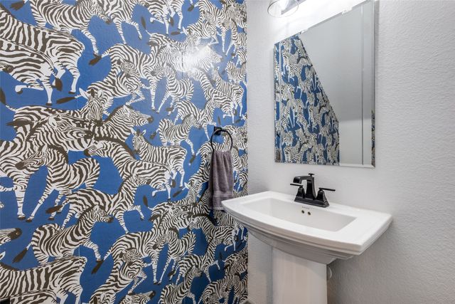 700 Martinique Avenue, Dallas, TX 75223