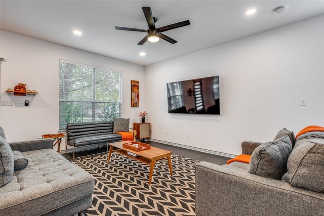 700 Martinique Avenue, Dallas, TX 75223