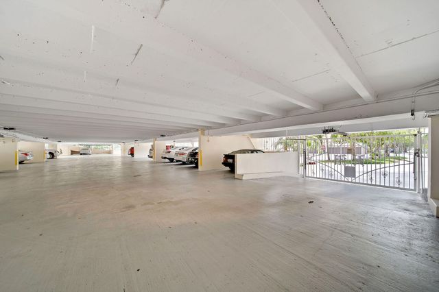 3100 NE 49 Street Street NE 1110, Fort Lauderdale, FL 33308