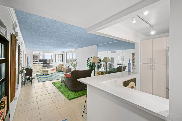 3100 NE 49 Street Street NE 1110, Fort Lauderdale, FL 33308