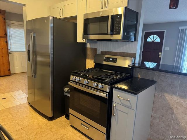 2559 Depew Drive, West Bloomfield, MI 48324