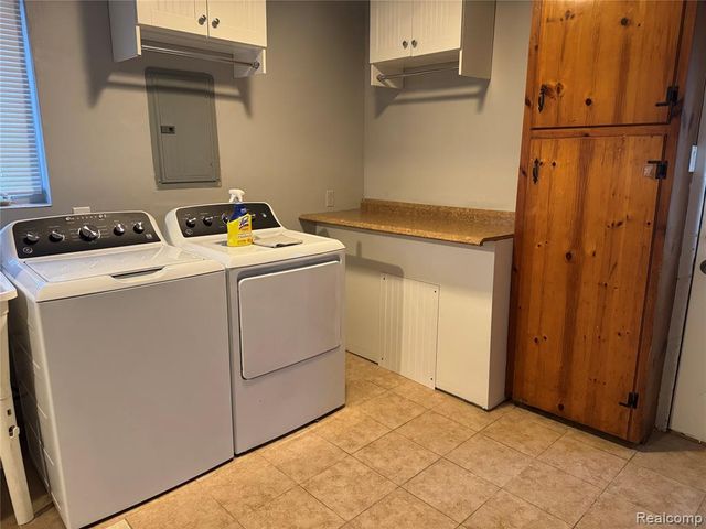 2559 Depew Drive, West Bloomfield, MI 48324