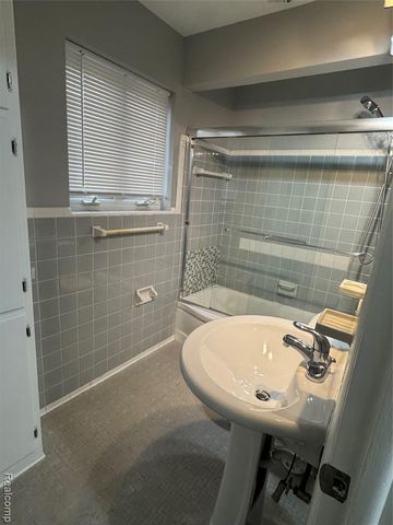 2559 Depew Drive, West Bloomfield, MI 48324