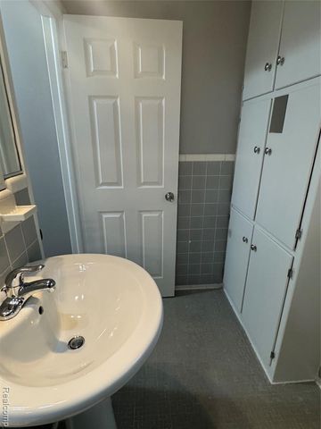 2559 Depew Drive, West Bloomfield, MI 48324