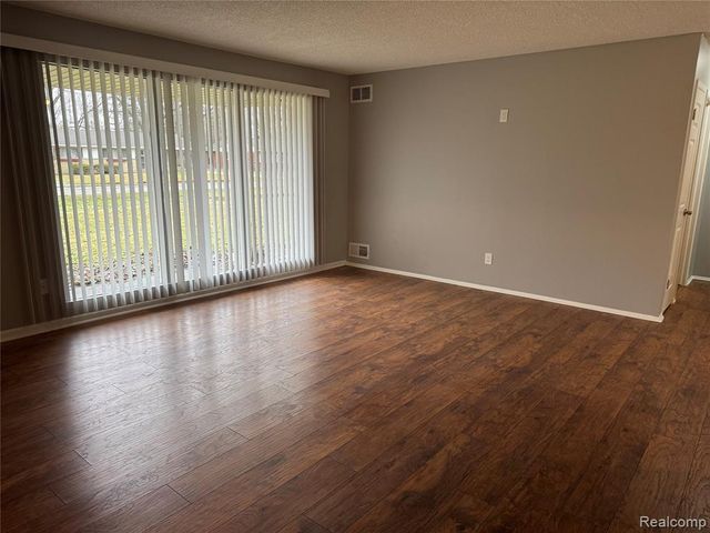 2559 Depew Drive, West Bloomfield, MI 48324