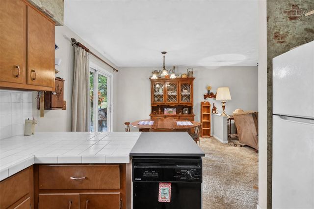 611 Charleston Road, Lansing, MI 48917