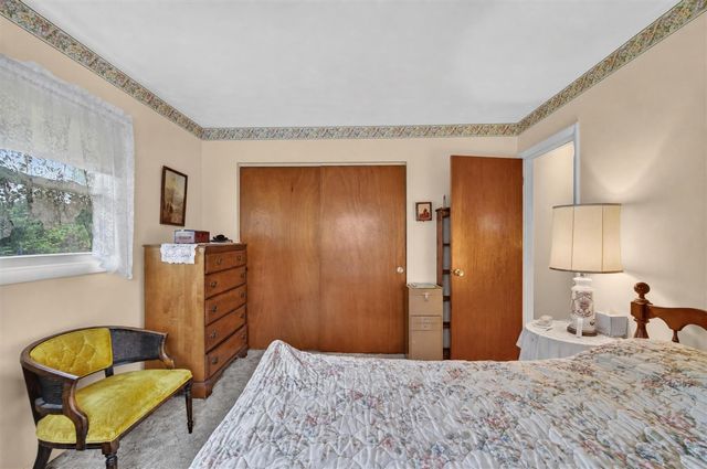 611 Charleston Road, Lansing, MI 48917