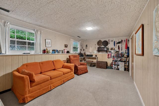 611 Charleston Road, Lansing, MI 48917