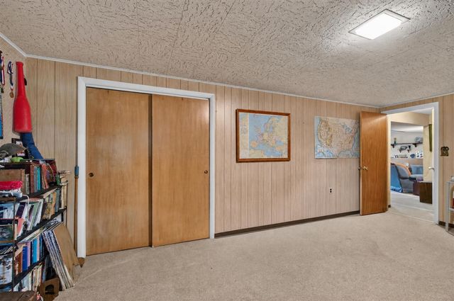 611 Charleston Road, Lansing, MI 48917