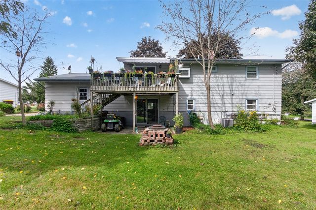 611 Charleston Road, Lansing, MI 48917