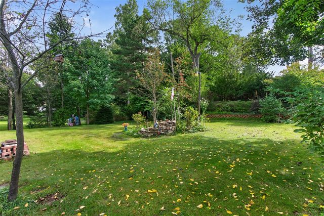611 Charleston Road, Lansing, MI 48917