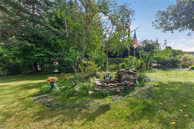 611 Charleston Road, Lansing, MI 48917