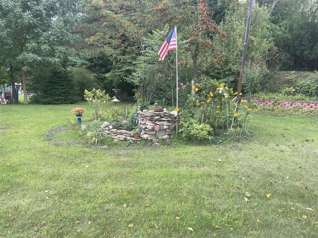 611 Charleston Road, Lansing, MI 48917