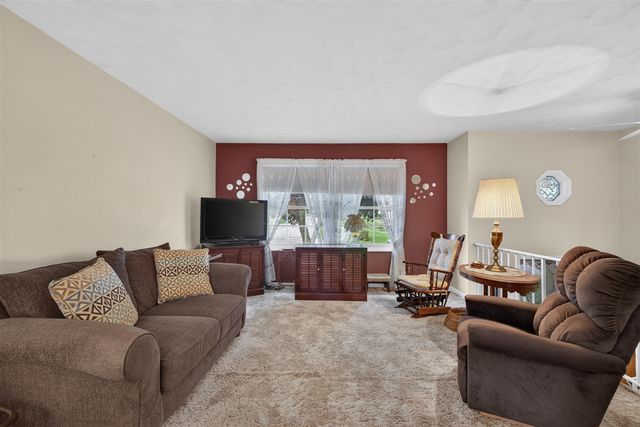 611 Charleston Road, Lansing, MI 48917