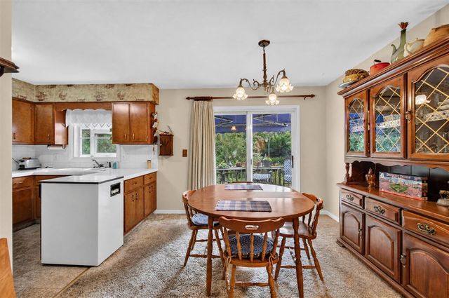 611 Charleston Road, Lansing, MI 48917