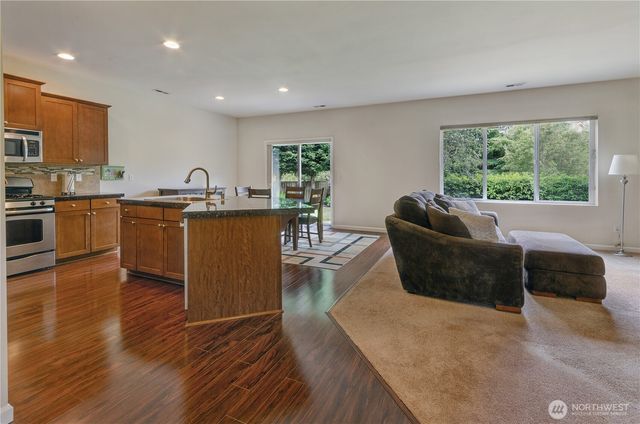 7905 152nd St Ct E, Puyallup, WA 98375