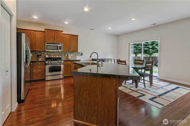 7905 152nd St Ct E, Puyallup, WA 98375