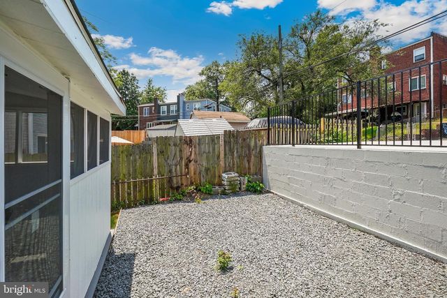 4224 SOUTHERN AVE SE, Washington, DC 20019