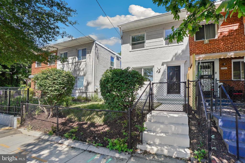 4224 SOUTHERN AVE SE, Washington, DC 20019