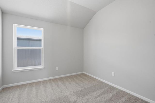468 Valley View Drive, Tonganoxie, KS 66086