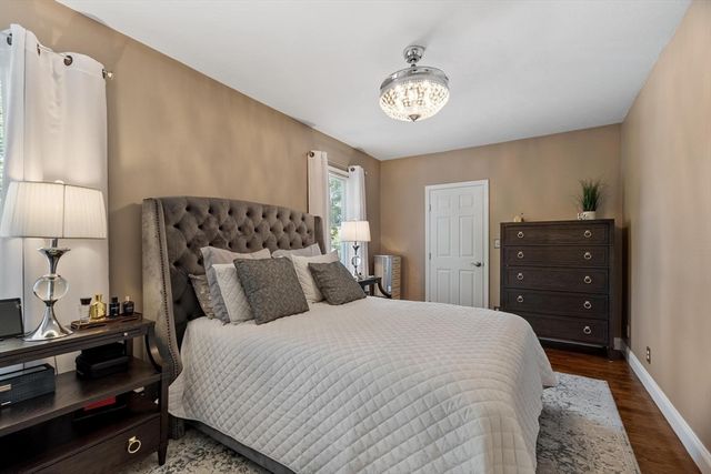 15 Bennett St, Hudson, MA 01749