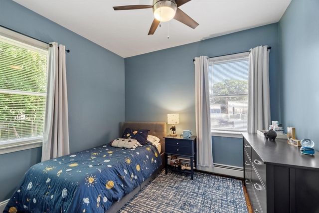 15 Bennett St, Hudson, MA 01749