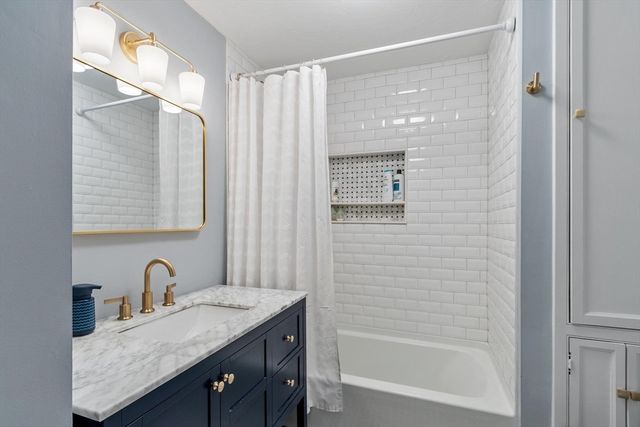 15 Bennett St, Hudson, MA 01749