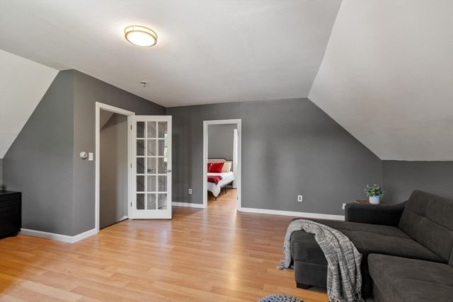 15 Bennett St, Hudson, MA 01749
