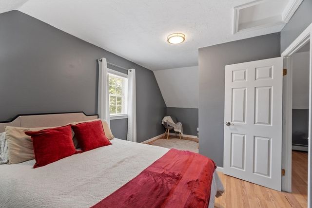 15 Bennett St, Hudson, MA 01749