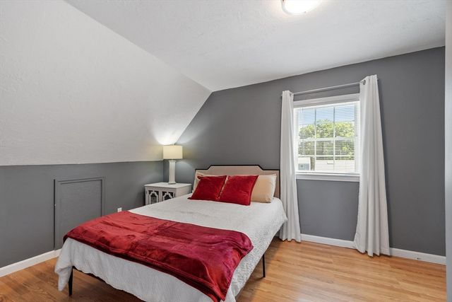 15 Bennett St, Hudson, MA 01749