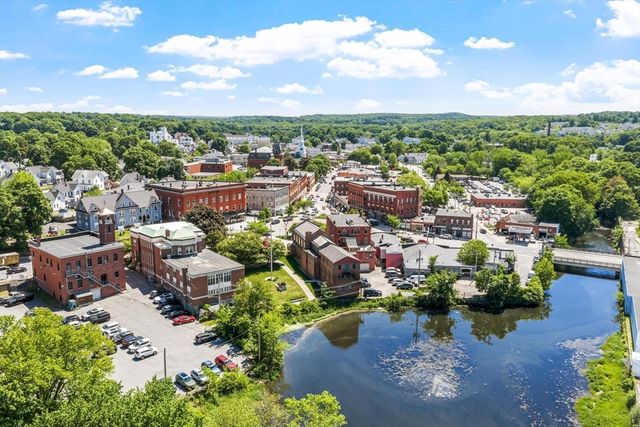15 Bennett St, Hudson, MA 01749