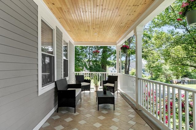 15 Bennett St, Hudson, MA 01749