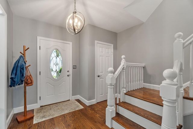 15 Bennett St, Hudson, MA 01749