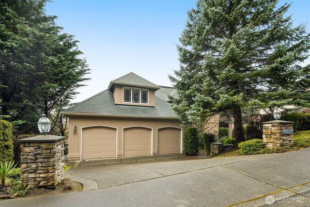 5899 153rd Avenue SE, Bellevue, WA 98006