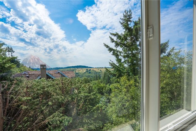 5899 153rd Avenue SE, Bellevue, WA 98006