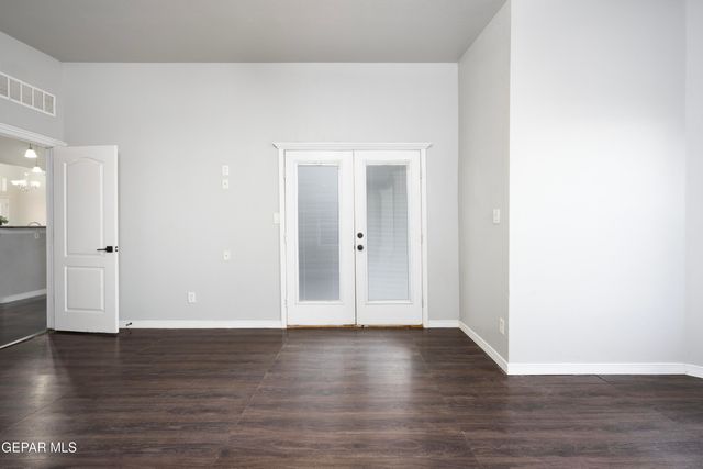 1045 MAXIMO Street, El Paso, TX 79932