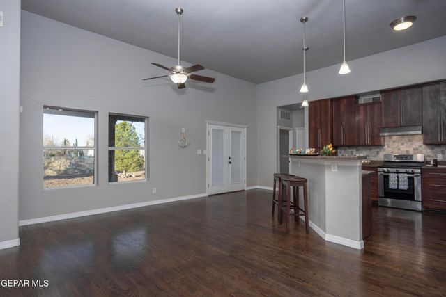 1045 MAXIMO Street, El Paso, TX 79932