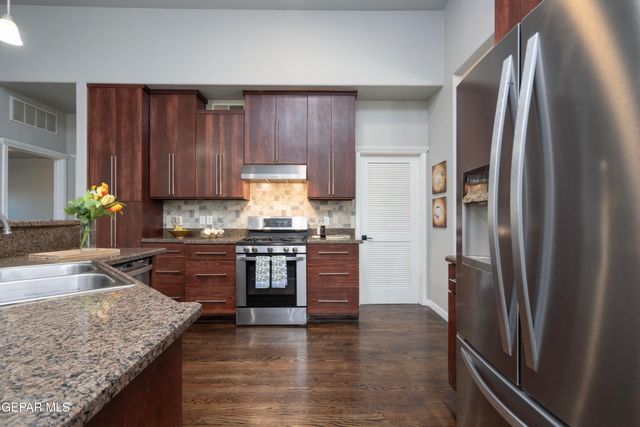 1045 MAXIMO Street, El Paso, TX 79932