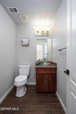 1045 MAXIMO Street, El Paso, TX 79932